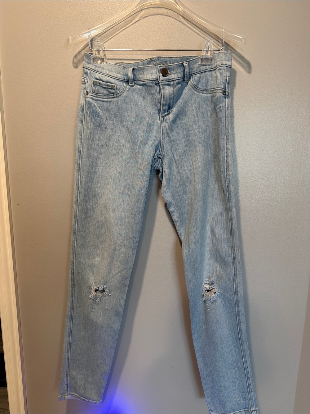 New York & Company Light Blue Distressed Jeggings